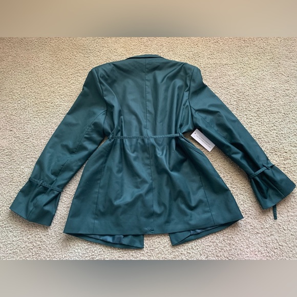Sisters & Seekers Fauna Green Blazers - Picture 2 of 3